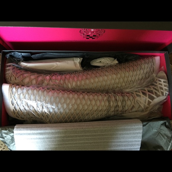 Vince Camuto Gladiator heels - Picture 1 of 4